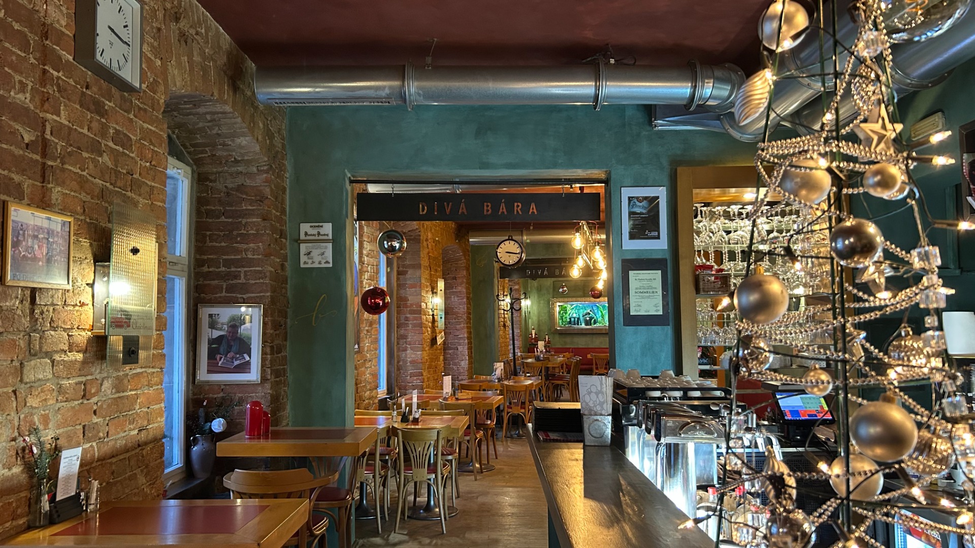 Interiér restaurace Divá Bára Jičín